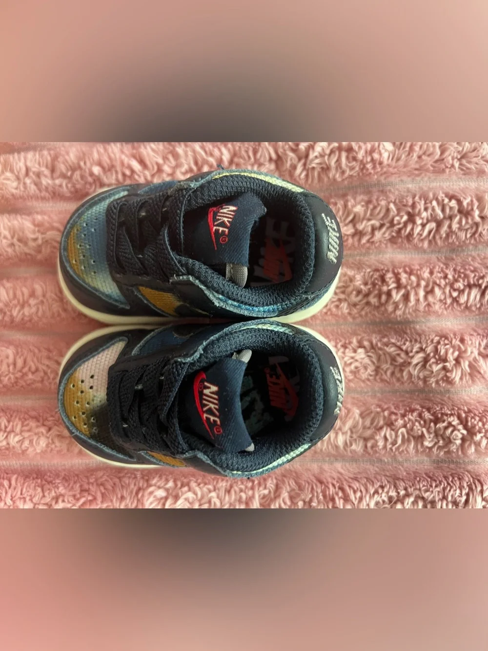 Nike Kids' Navy and Yellow Gradient Sneakers